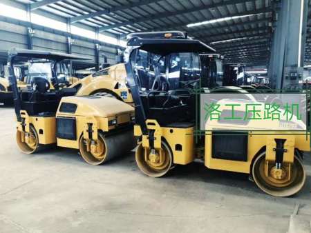 洛陽(yáng)3噸全液壓雙驅(qū)雙振壓路機(jī)